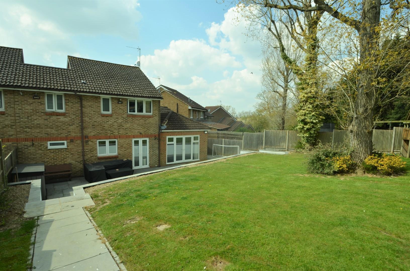 Robeson Way, Borehamwood